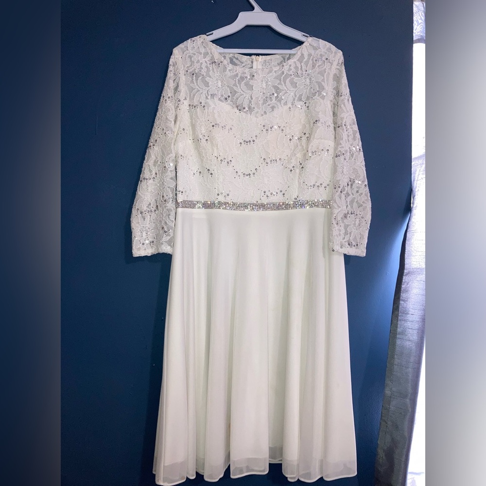 White long sleeve dress